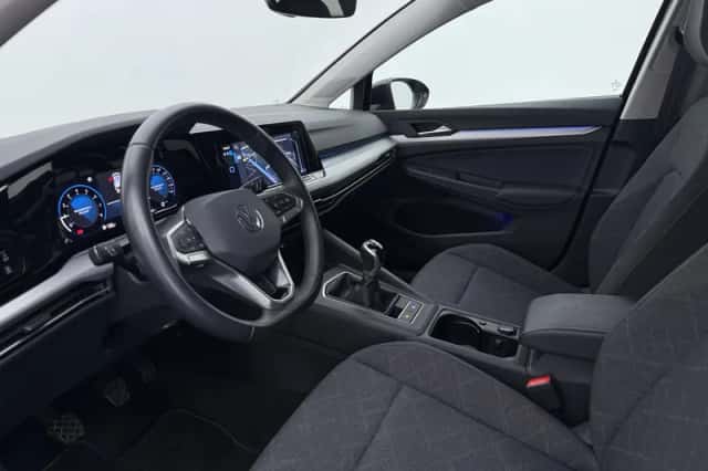 Volkswagen Golf (2024) thumbnail 3