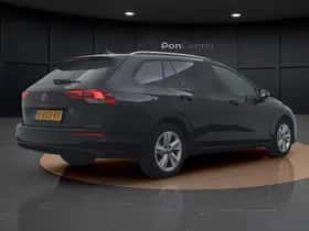 Volkswagen Golf (2024) thumbnail 5