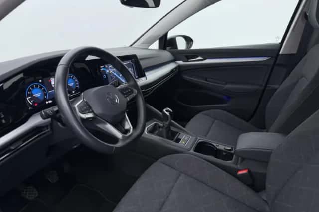 Volkswagen Golf (2024) thumbnail 4