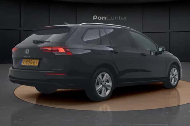 Volkswagen Golf (2024) thumbnail 6