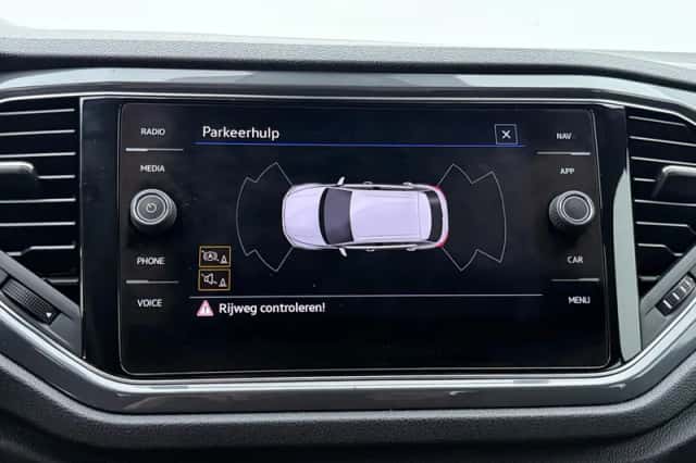 Volkswagen T-Roc (2022) thumbnail 10