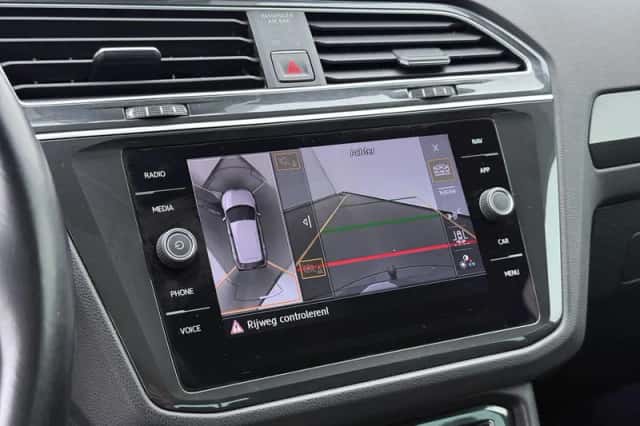 Volkswagen Tiguan (2019) thumbnail 13