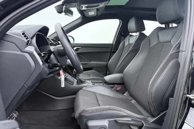 Audi Q3 (2021) thumbnail 4