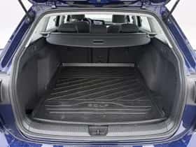 Volkswagen Golf (2024) thumbnail 8