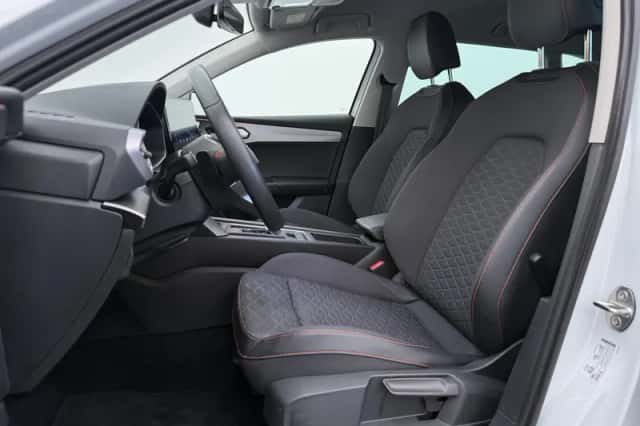 SEAT Leon (2023) thumbnail 4