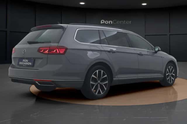 Volkswagen Passat (2022) thumbnail 6