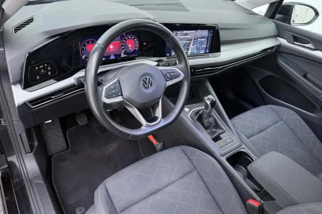 Volkswagen Golf (2022) thumbnail 3