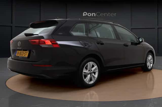Volkswagen Golf (2022) thumbnail 5