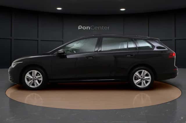 Volkswagen Golf (2022) thumbnail 6