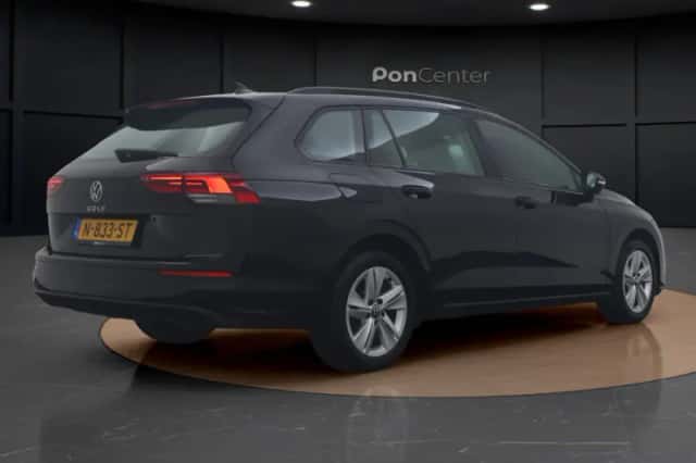 Volkswagen Golf (2022) thumbnail 6