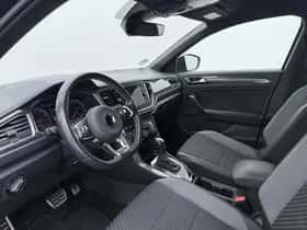 Volkswagen T-Roc (2022) thumbnail 3