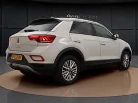 Volkswagen T-Roc (2023) thumbnail 5