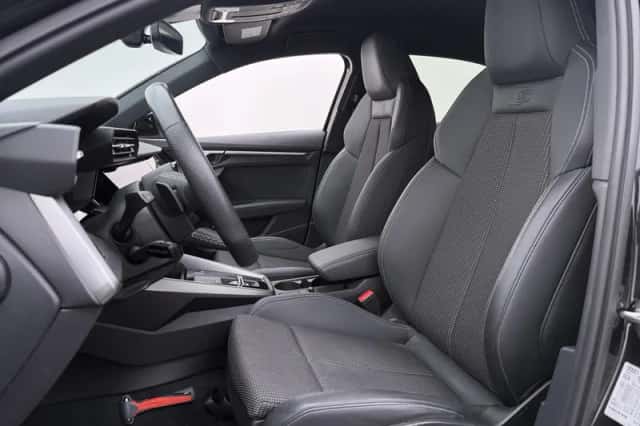 Audi A3 (2023) thumbnail 4