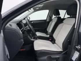Volkswagen T-Roc (2022) thumbnail 4