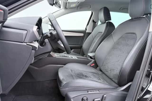 SEAT Leon (2022) thumbnail 4