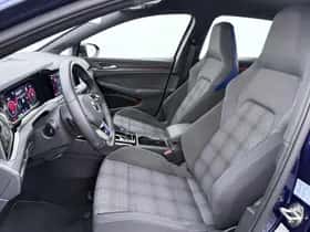 Volkswagen Golf (2022) thumbnail 4