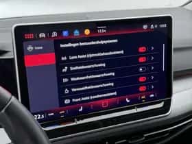 Volkswagen Golf (2024) thumbnail 12