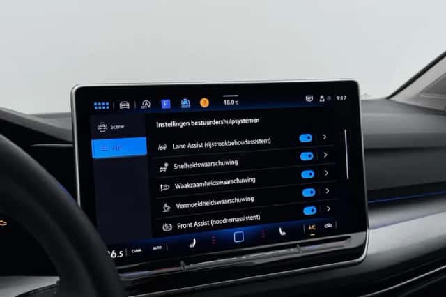 Volkswagen Golf (2024) thumbnail 12