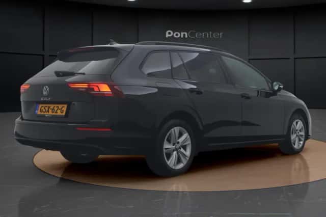 Volkswagen Golf (2024) thumbnail 6