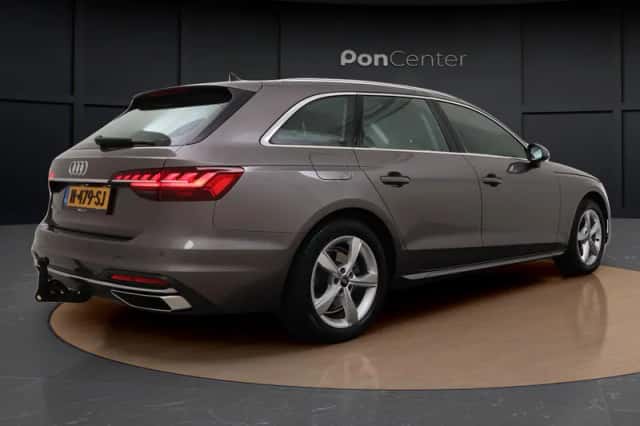 Audi A4 (2022) thumbnail 5