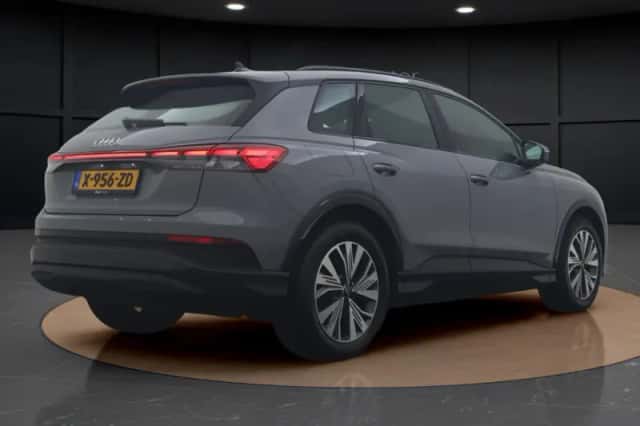 Audi Q4 e-tron (2024) thumbnail 5