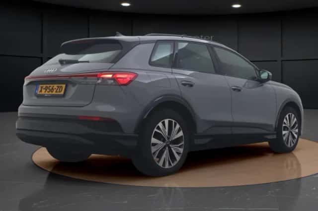 Audi Q4 e-tron (2024) thumbnail 6