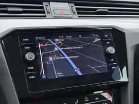 Volkswagen Passat (2022) thumbnail 11