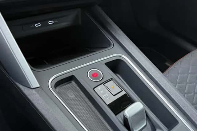 SEAT Leon (2023) thumbnail 14