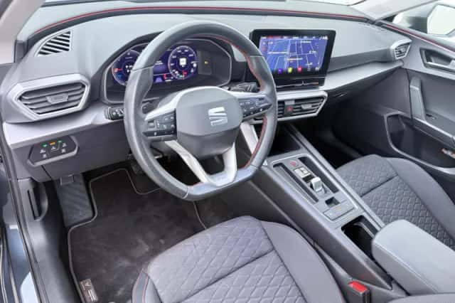 SEAT Leon (2023) thumbnail 4
