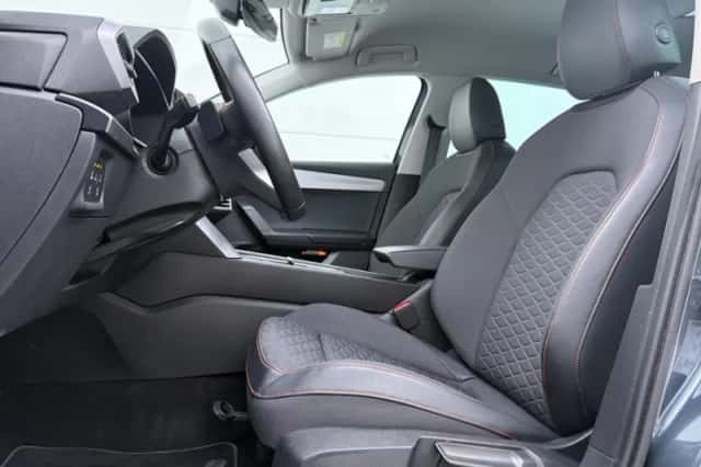 SEAT Leon (2023) thumbnail 5