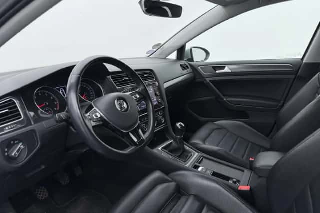 Volkswagen Golf (2019) thumbnail 3