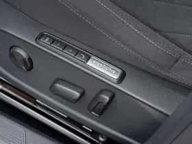 Volkswagen Golf (2022) thumbnail 8