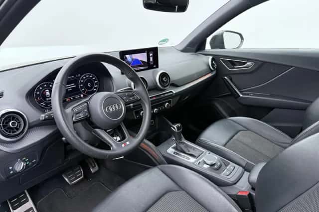 Audi Q2 (2023) thumbnail 3
