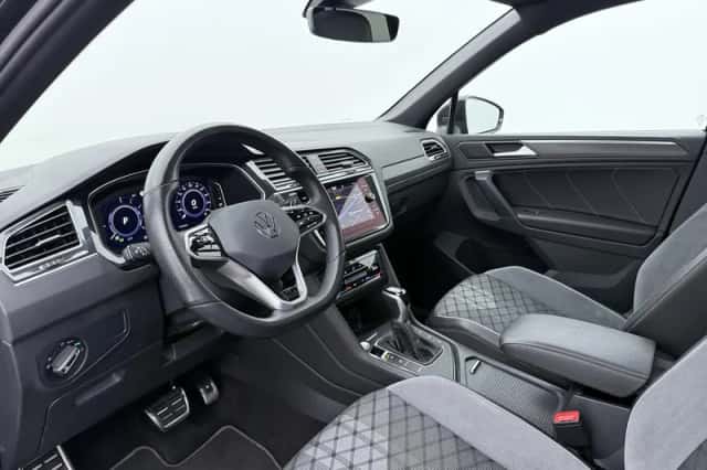 Volkswagen Tiguan (2023) thumbnail 2
