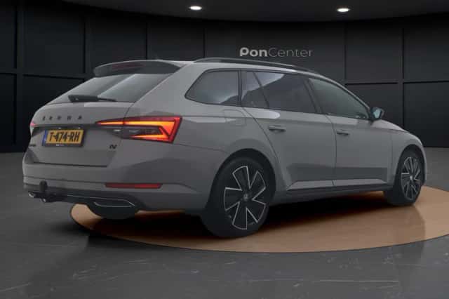 Škoda Superb (2023) thumbnail 5