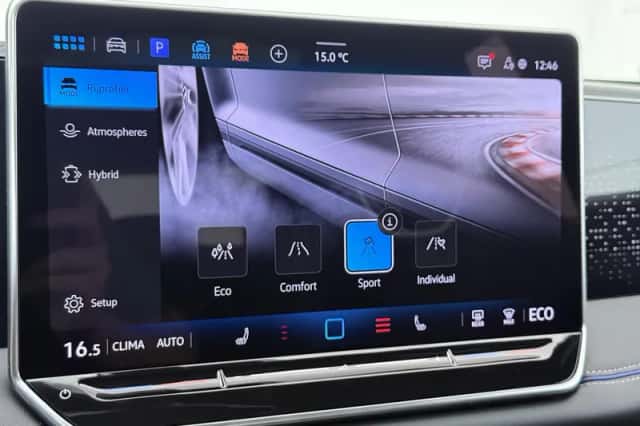 Volkswagen Tiguan (2025) thumbnail 12