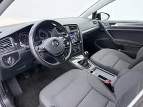Volkswagen Golf (2019) thumbnail 3