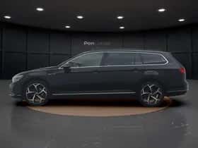 Volkswagen Passat (2022) thumbnail 6