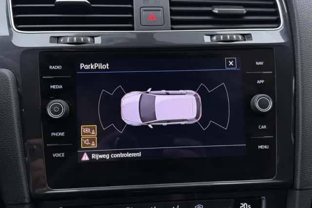 Volkswagen Golf (2019) thumbnail 10