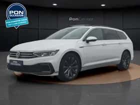 Volkswagen Passat (2022) thumbnail 1