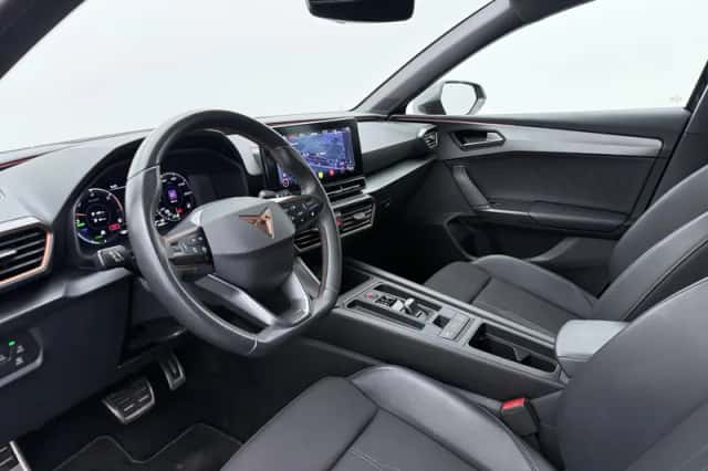 CUPRA Leon (2022) thumbnail 3