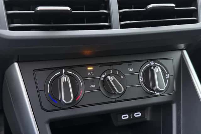 Volkswagen Polo (2024) thumbnail 13
