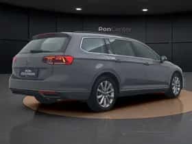 Volkswagen Passat (2022) thumbnail 5