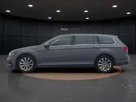 Volkswagen Passat (2022) thumbnail 6