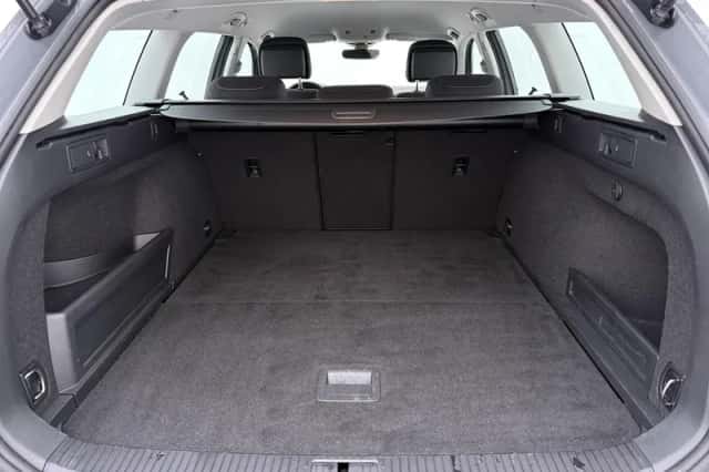 Volkswagen Passat (2022) thumbnail 8