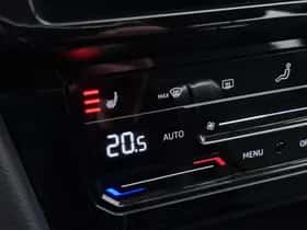 Volkswagen Passat (2022) thumbnail 10