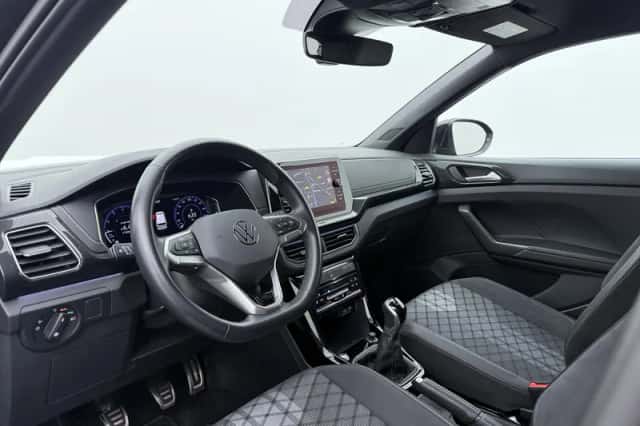 Volkswagen T-Cross (2024) thumbnail 3