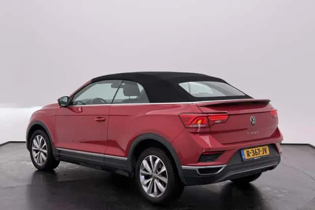 Volkswagen T-Roc (2021) thumbnail 3