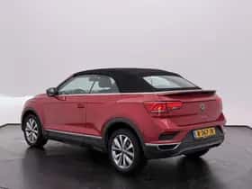 Volkswagen T-Roc (2021) thumbnail 3
