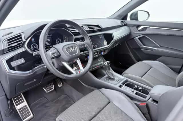 Audi Q3 (2023) thumbnail 4
